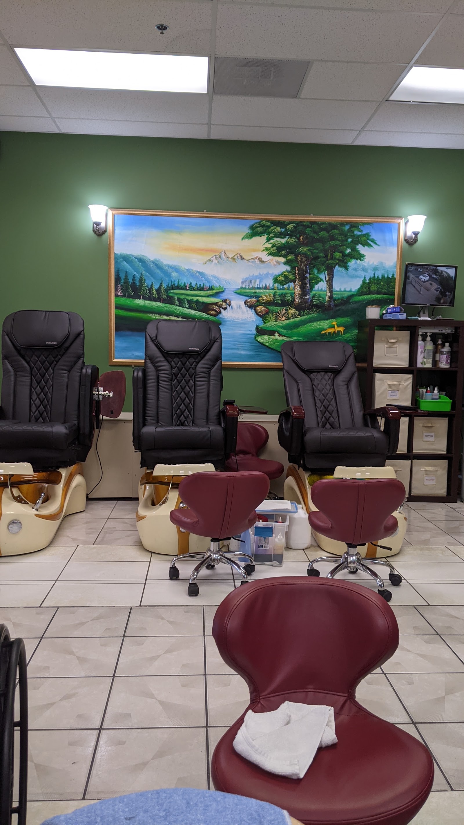CRYSTALNAIL & SPA nail work in Golden, Colorado